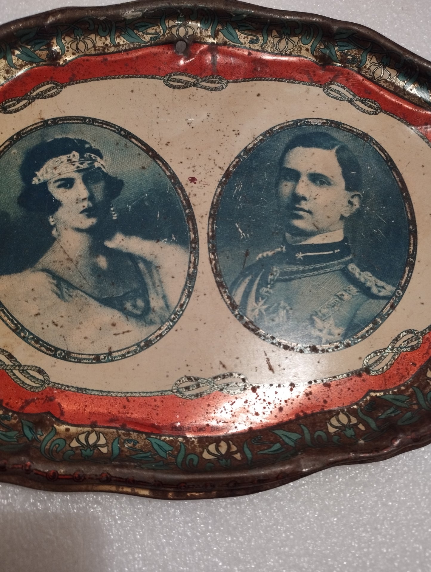 Rare Commemorative Wedding Tray Prince Umberto II / Maria Josè

 Original from the 1930s