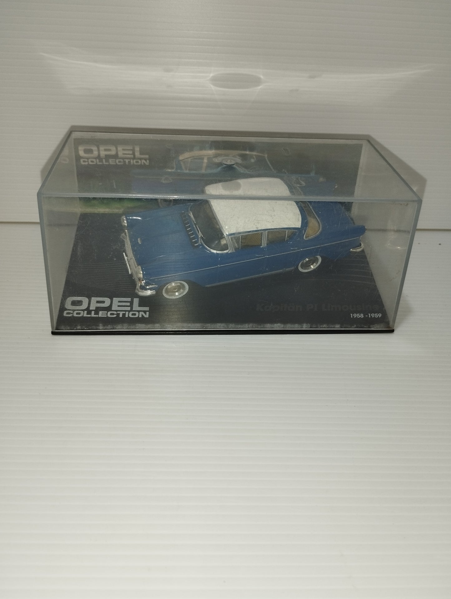 Opel Kapitan PI Limousine model 1958/59

 1:43 scale