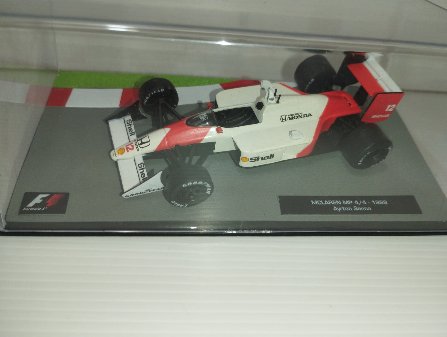 Mc Laren MP 4/4 Ayrton Senna model 1:43 scale