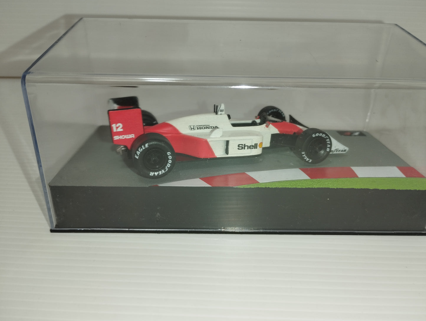 Mc Laren MP 4/4 Ayrton Senna model 1:43 scale