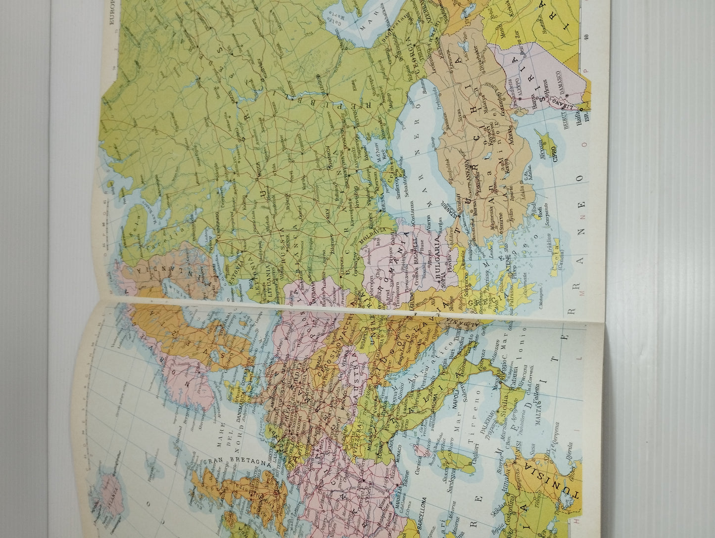 The World Geographic Atlas tribute

 Of The Savings Bank

 Published in 1972 by Vallardi