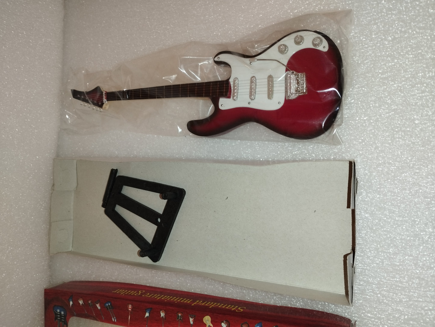 Ibanez Guitar Model

 Made of wood with plastic parts