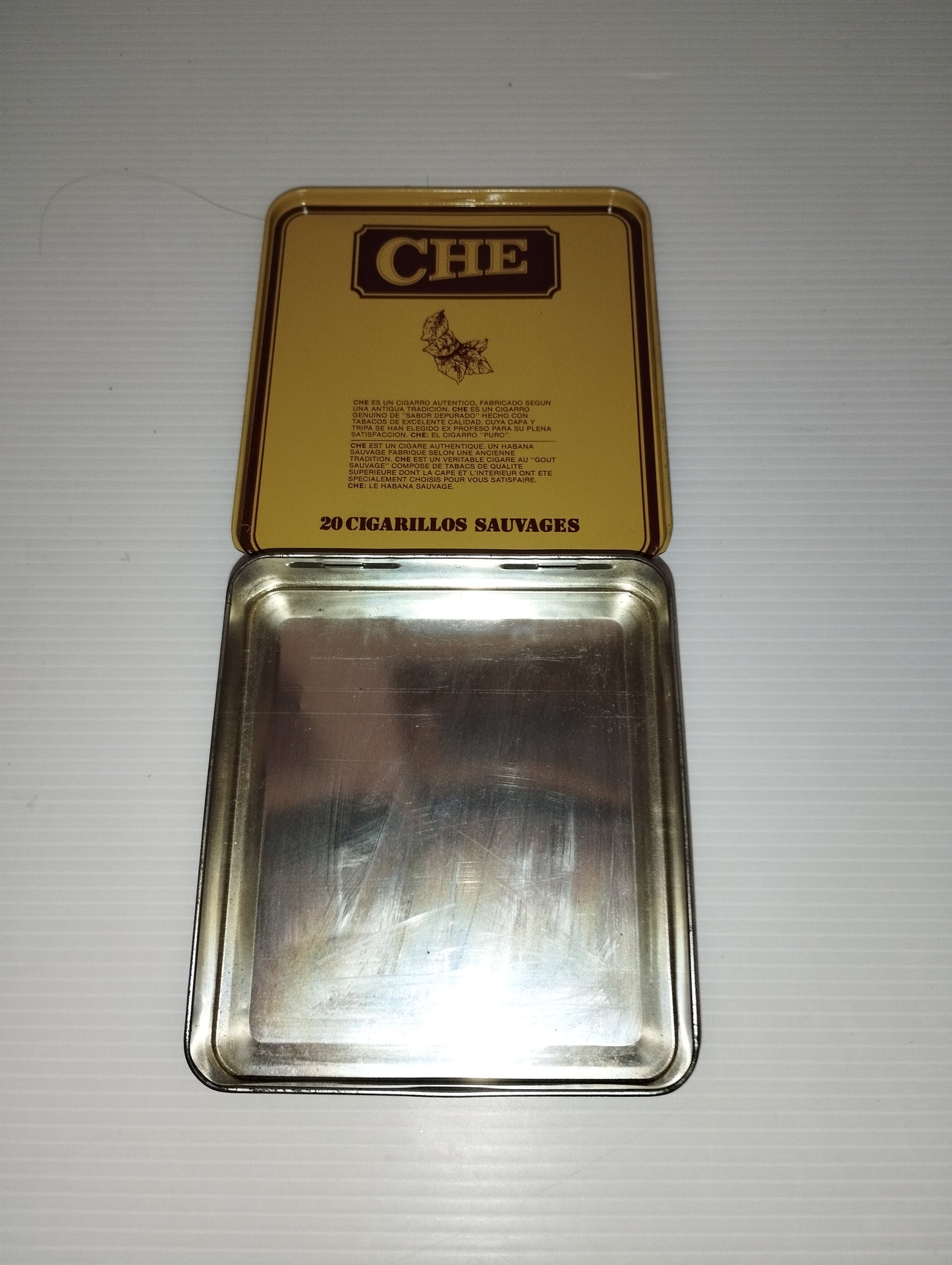 What 20 Sauvage Cigarillos In Tin

 Box only