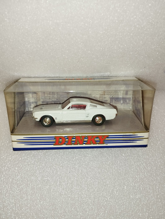 Modellino Ford Mustang FastBack 1967

Prodotto da Dinkt MatchBox cod.DY16-B