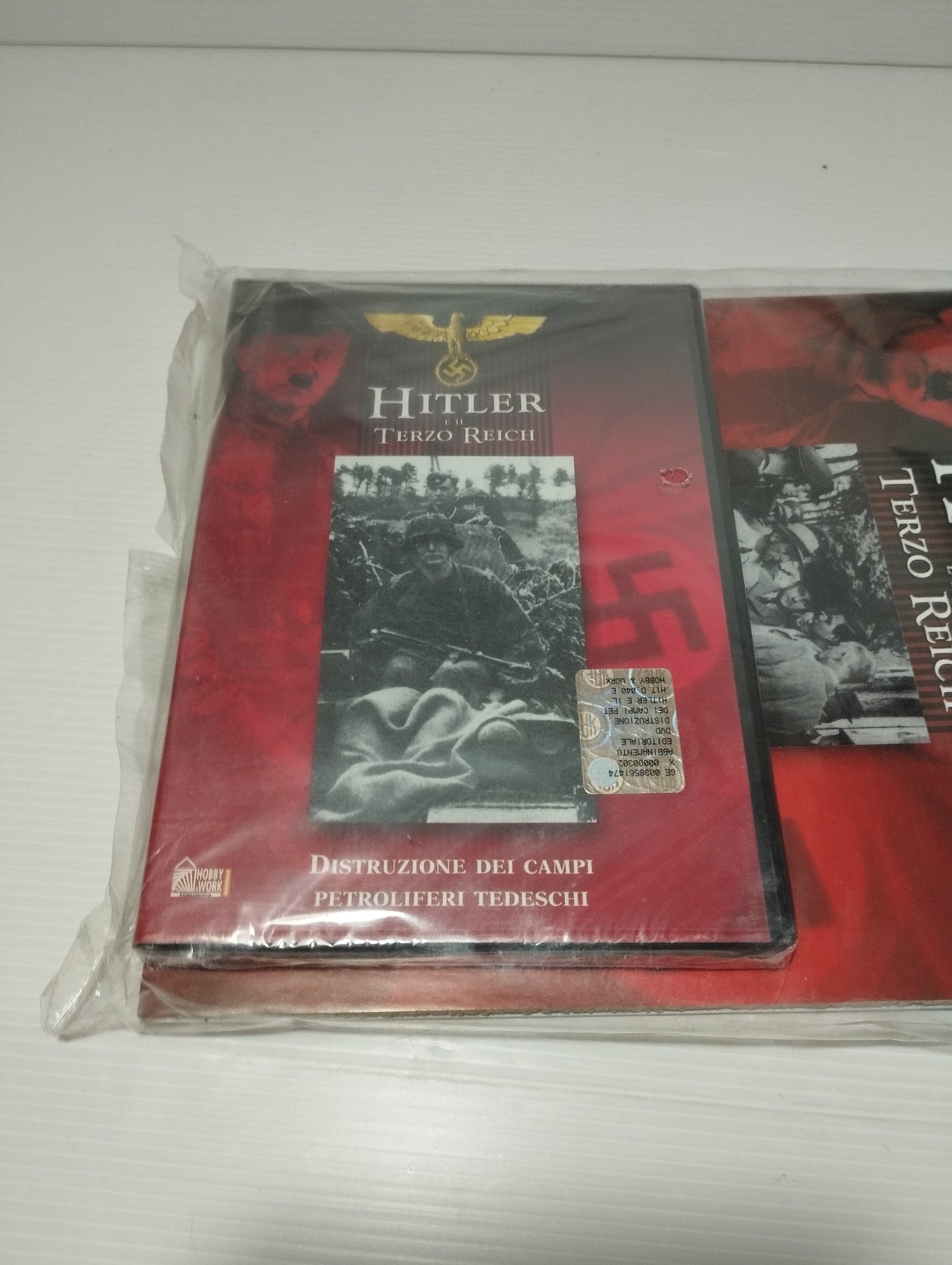 Hitler and the Third Reich N.40 DVD + Booklet
 Title: Destruction of oil fields