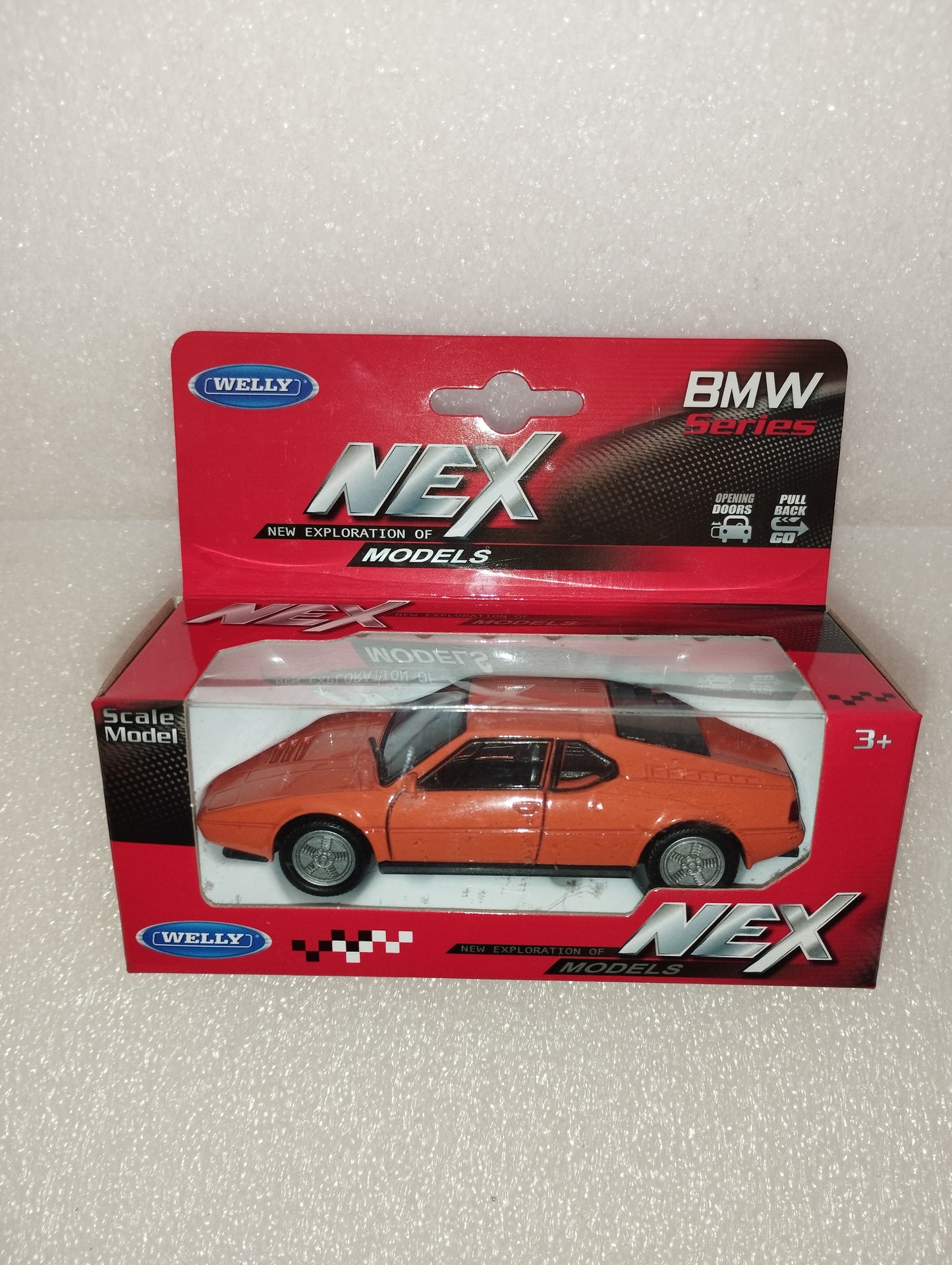 Modellino BMW M1
Prodotto da Welly
Die Cast Metal
Scala 1:39