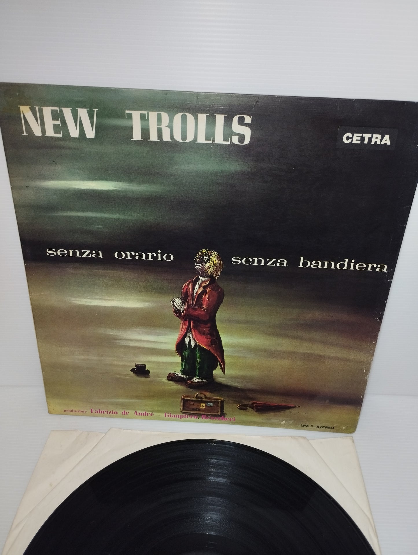 Senza Orario Senza Bandiera New Trolls LP 33 Giri

Edito nel 1968 da Cetra Cod.LPX3