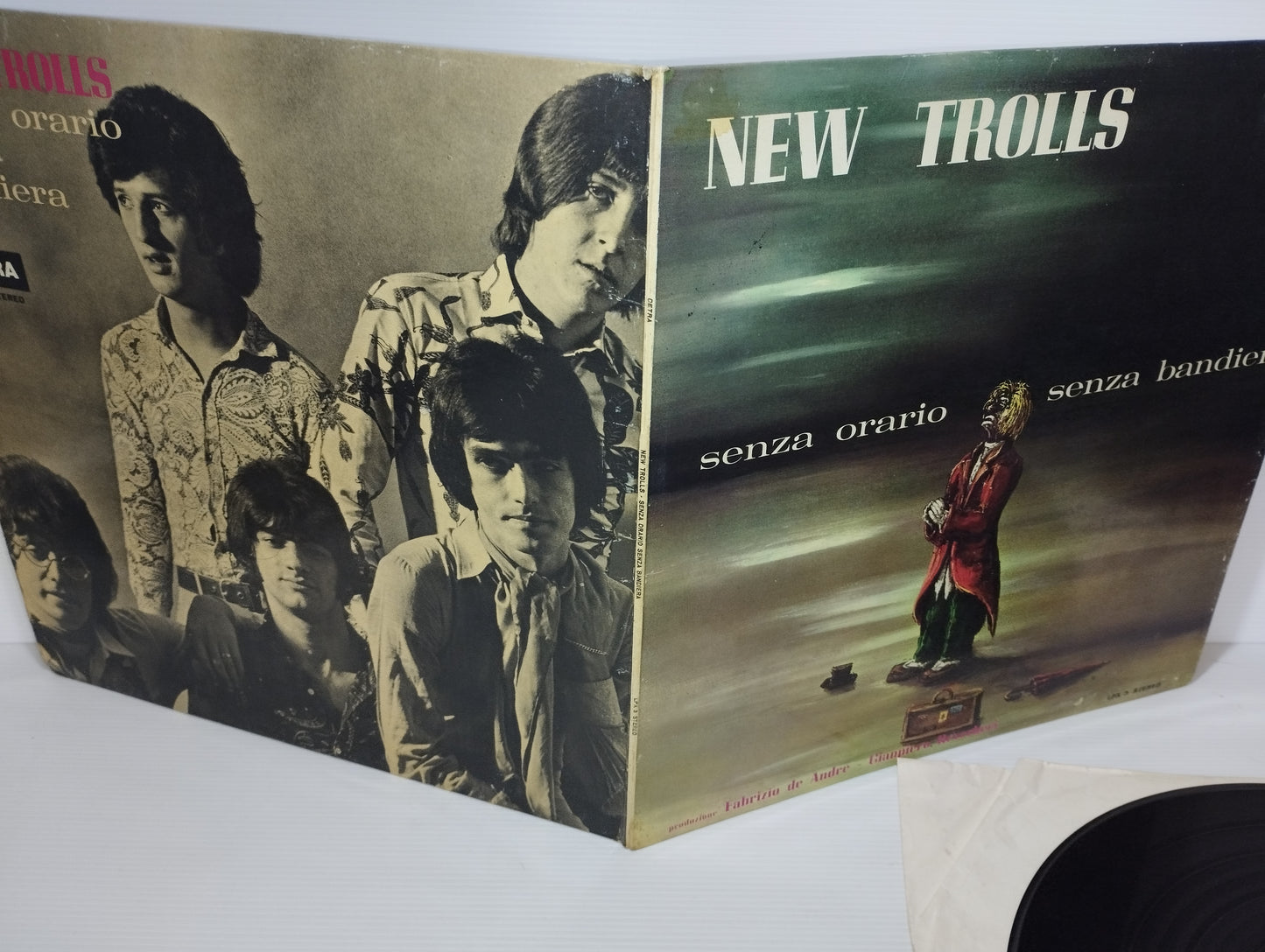 Without Time Without Flag New Trolls LP 33 RPM

 Published in 1968 by Cetra Cod.LPX3