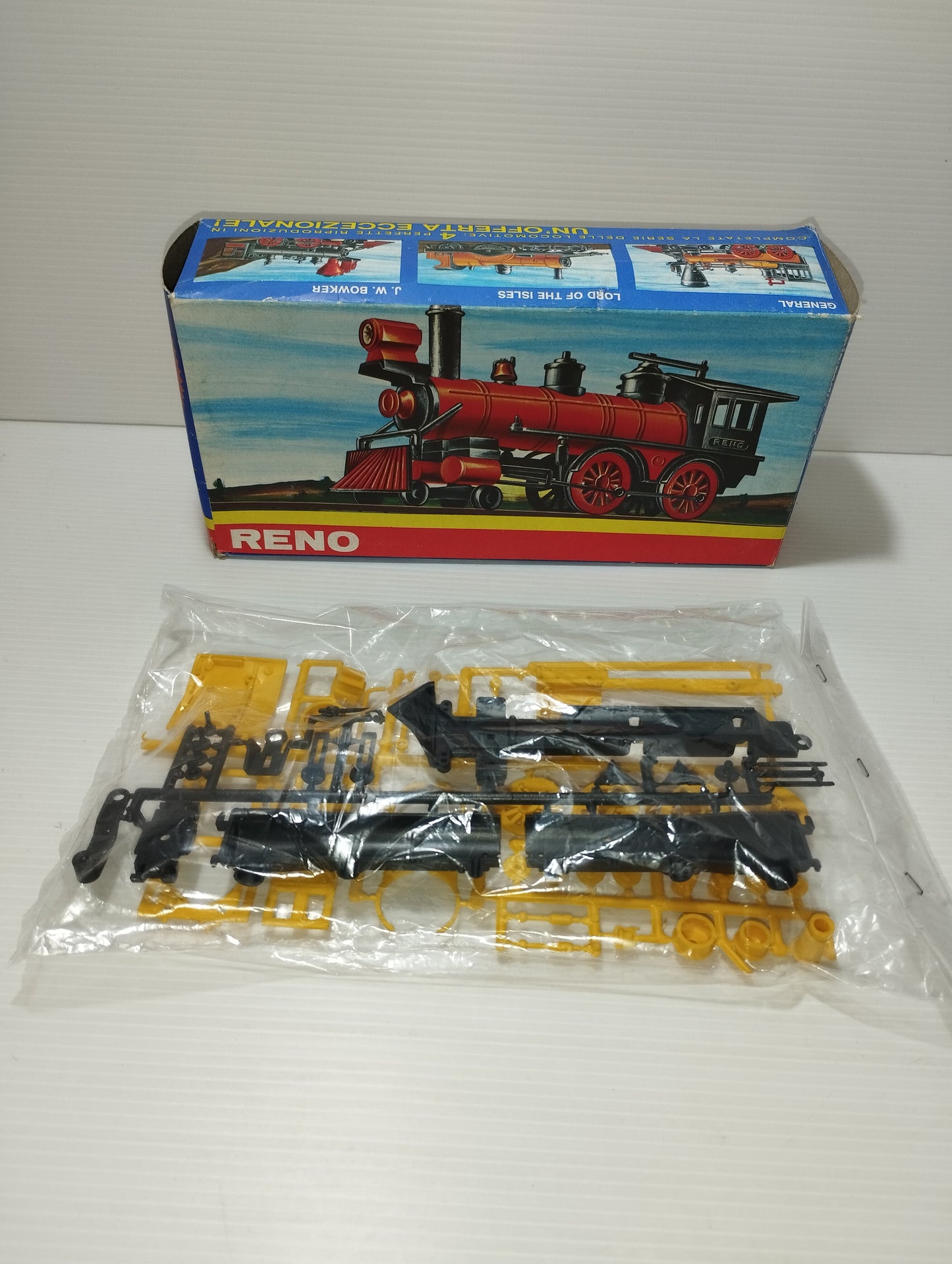 Rhine locomotive

 Pavesi gadgets from the 70s/80s

 Plastic Kit