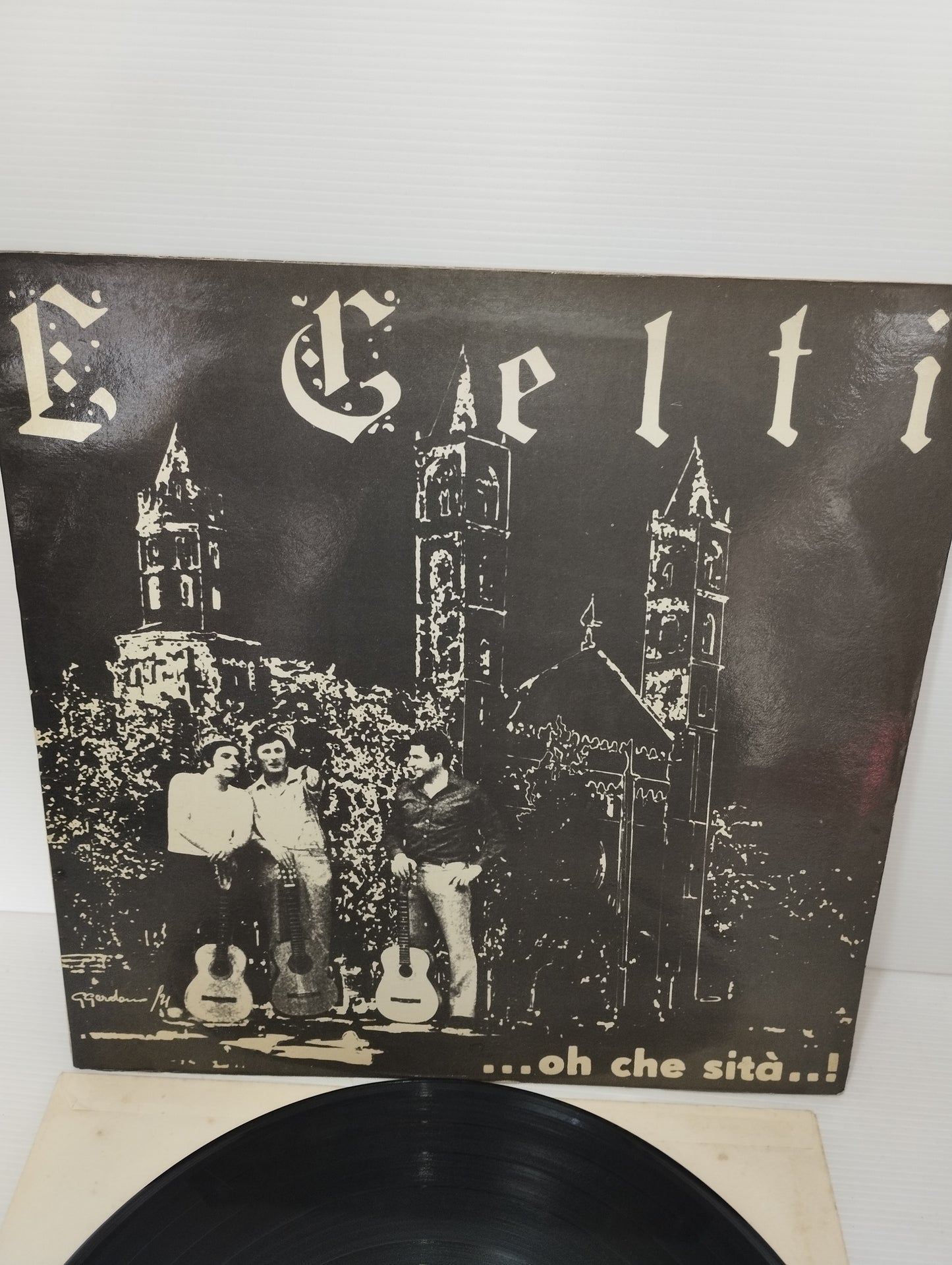 Oh Che Sita'! I Celti LP 33 Giri

Edito nel 1971 da Ediemme Cod.GE026