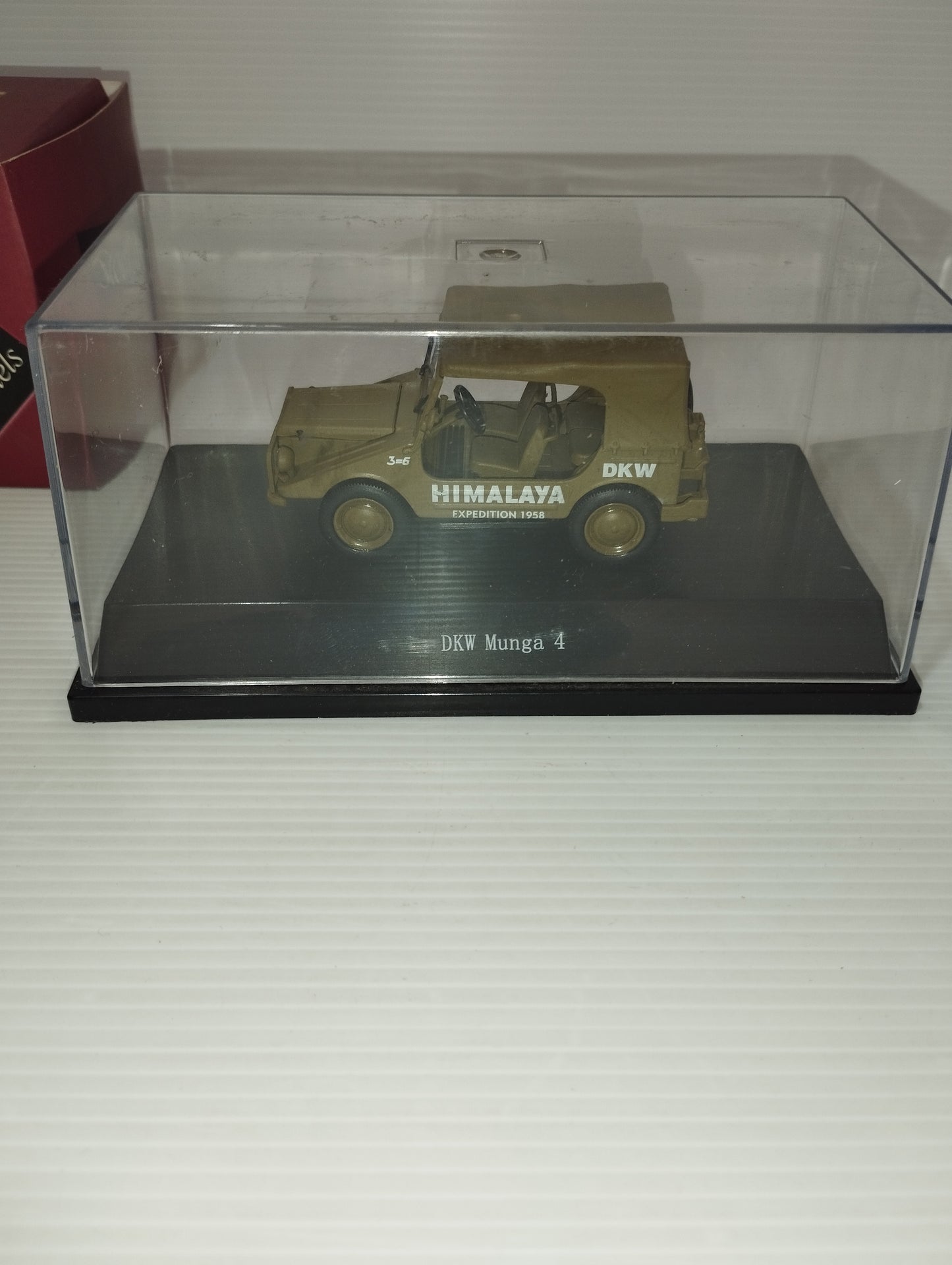 Modellino DKW Munga 4 Starline Models

Scala 1:43