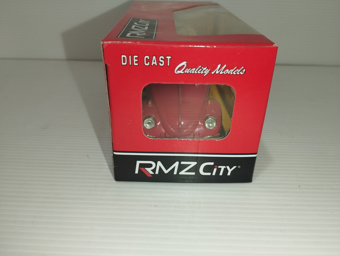 Modellino Volkswagen Beetle
RMZ City
Scala 1:39