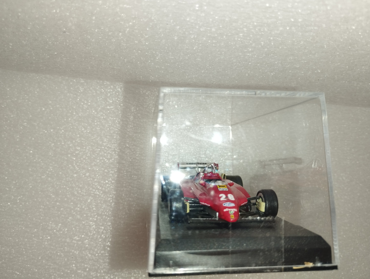 Modellino Ferrari 126 C2 1982 Didier Pironi
Scala  1:43