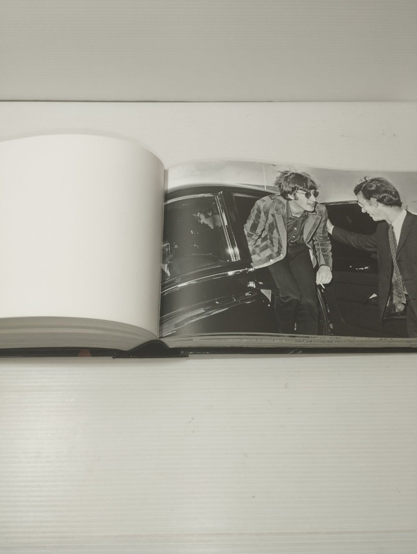 Libro 365 Giorni Con I Beatles
Edito nel 2005 da White Star