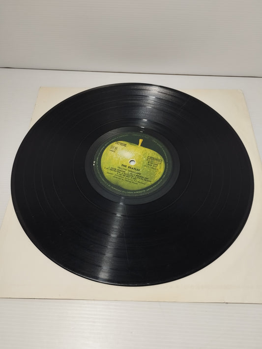 Yellow Submarine The Beatles LP 33 Giri
Edito nel 1969 da Apple Cod. PMCQ 31517/3C 062-04002
