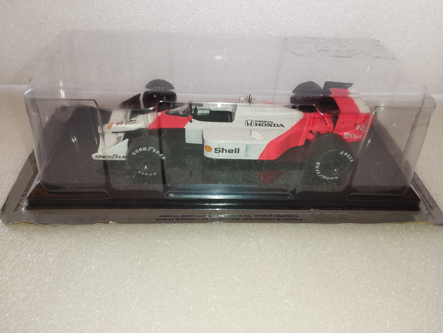 Model "McLaren MP4/4 Ayrton Senna 1988" 1:24 scale