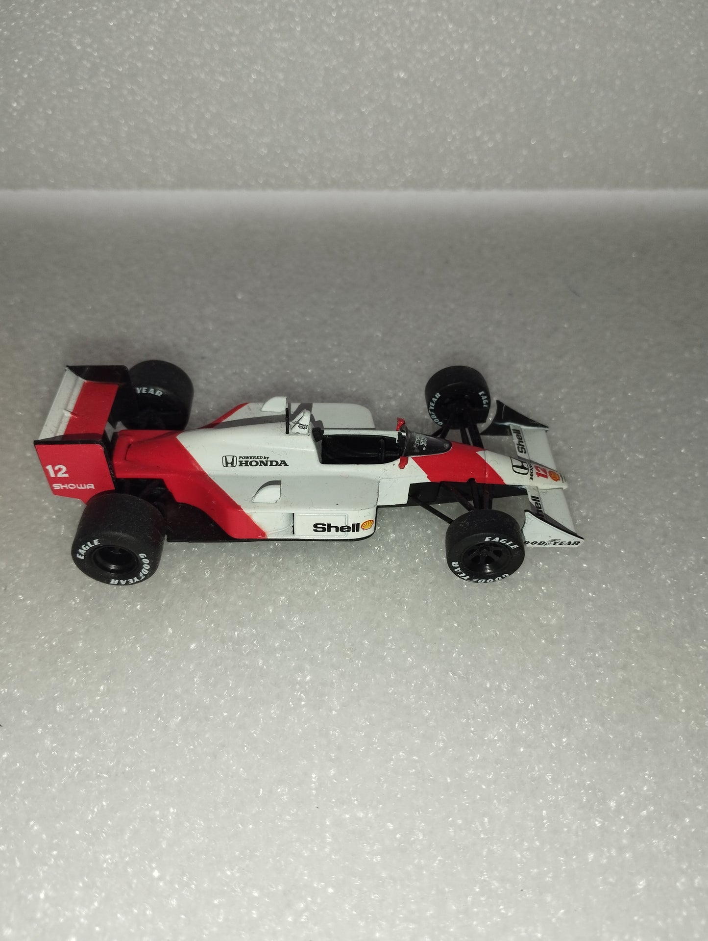 Modellino McLaren MP4/4 Honda turbo Ayrton Senna 1988

Scala 1:43