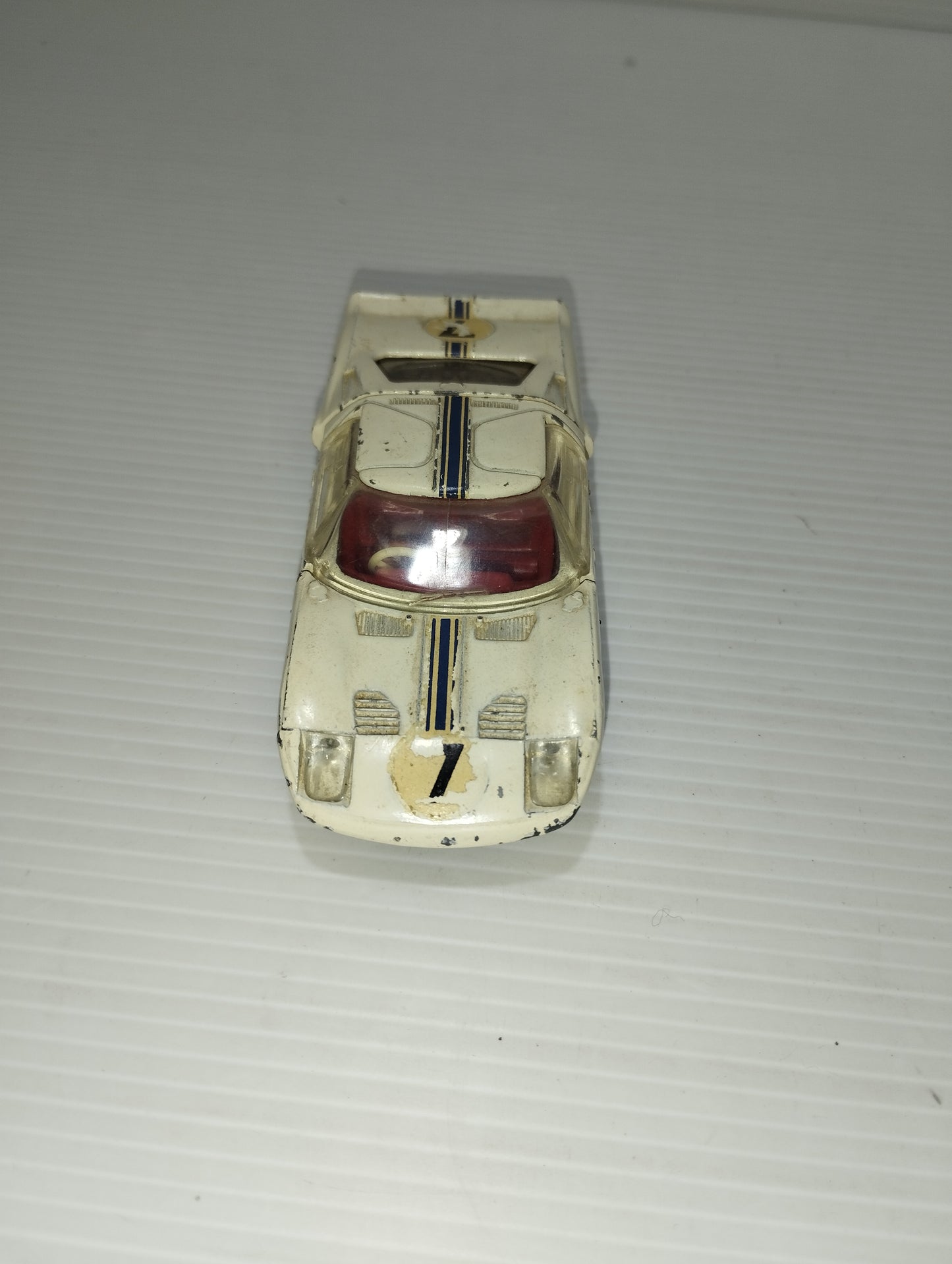 Modellino Ford GT

Prodotta da Dinky Toys

Scala 1:43