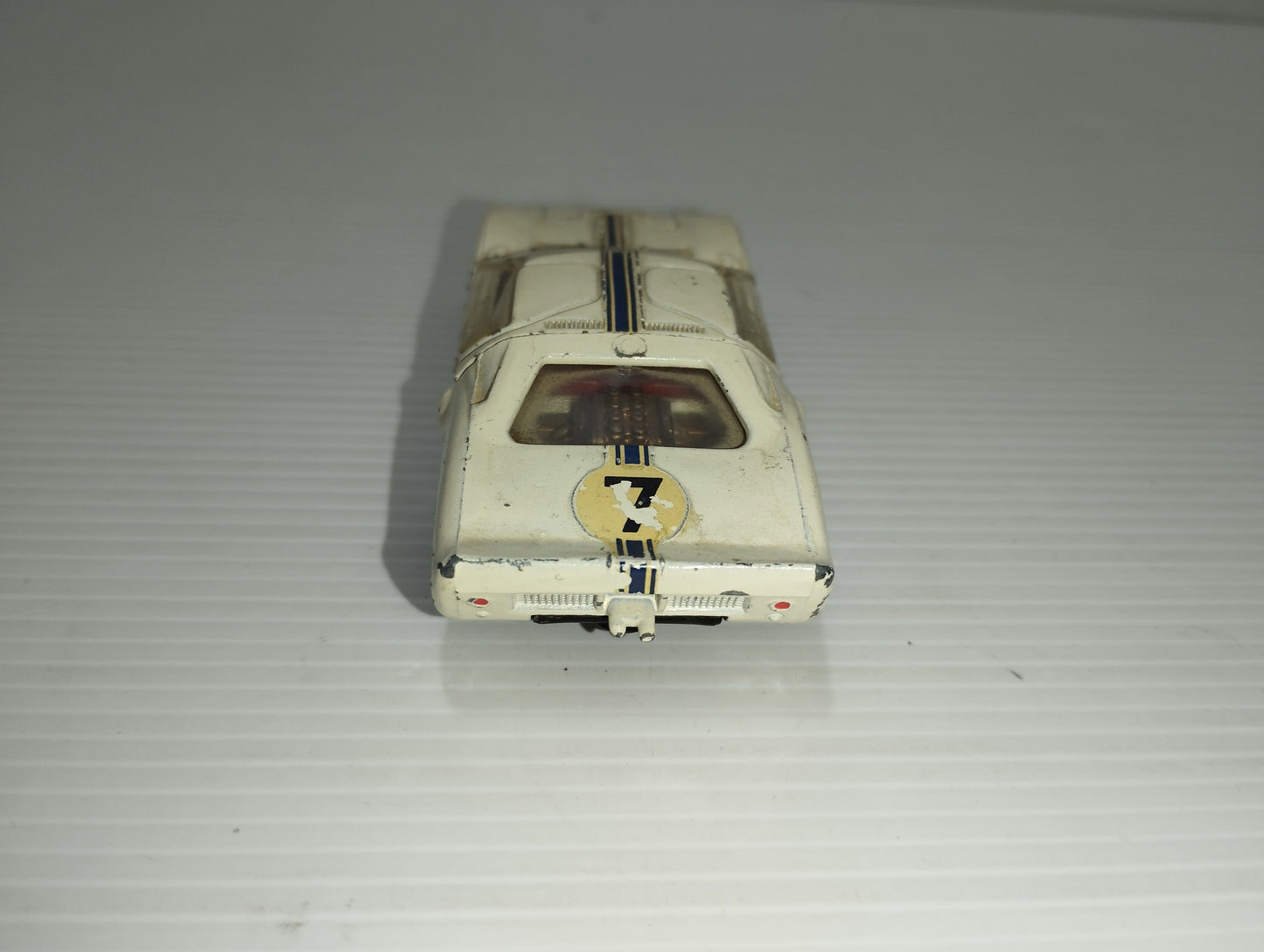 Modellino Ford GT

Prodotta da Dinky Toys

Scala 1:43