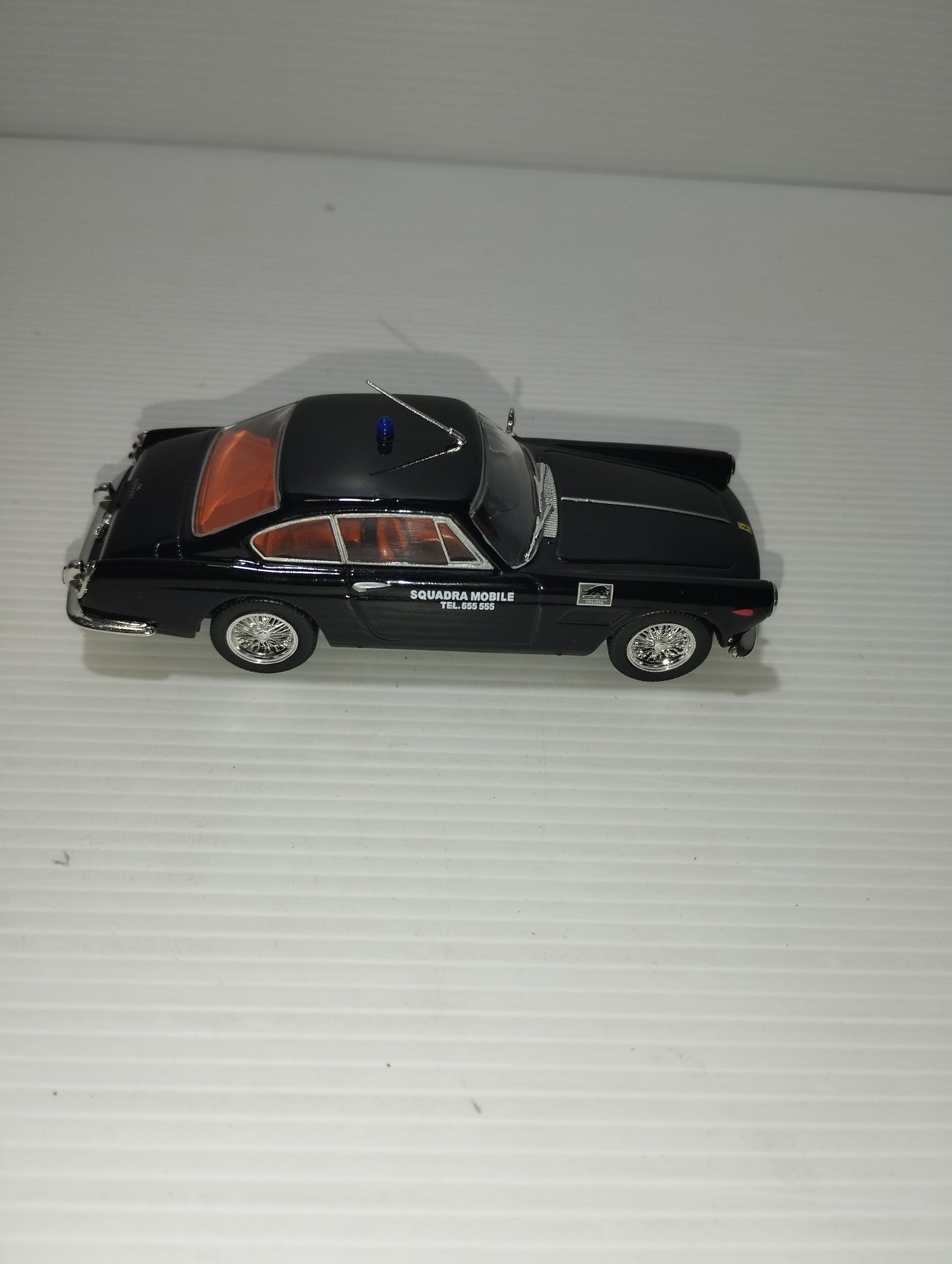 Modellino Ferrari 250 GTE 2+2 1962 della Polizia.

Scala 1:43.