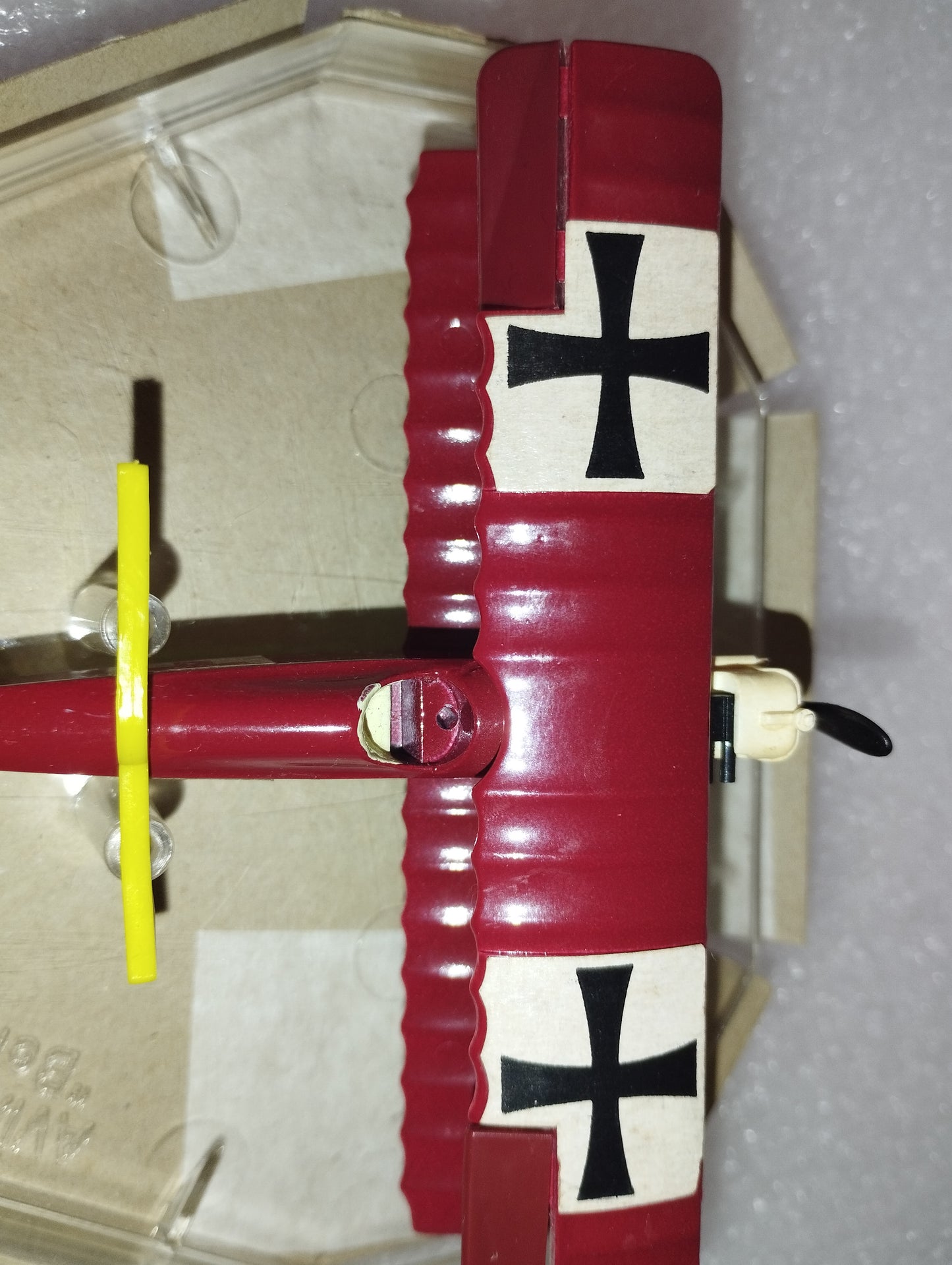 Modellino Aereo Aviatik D.I Berg 1917 Prodotto da Edison Giocattoli
Made in Italy
Scala 1:72