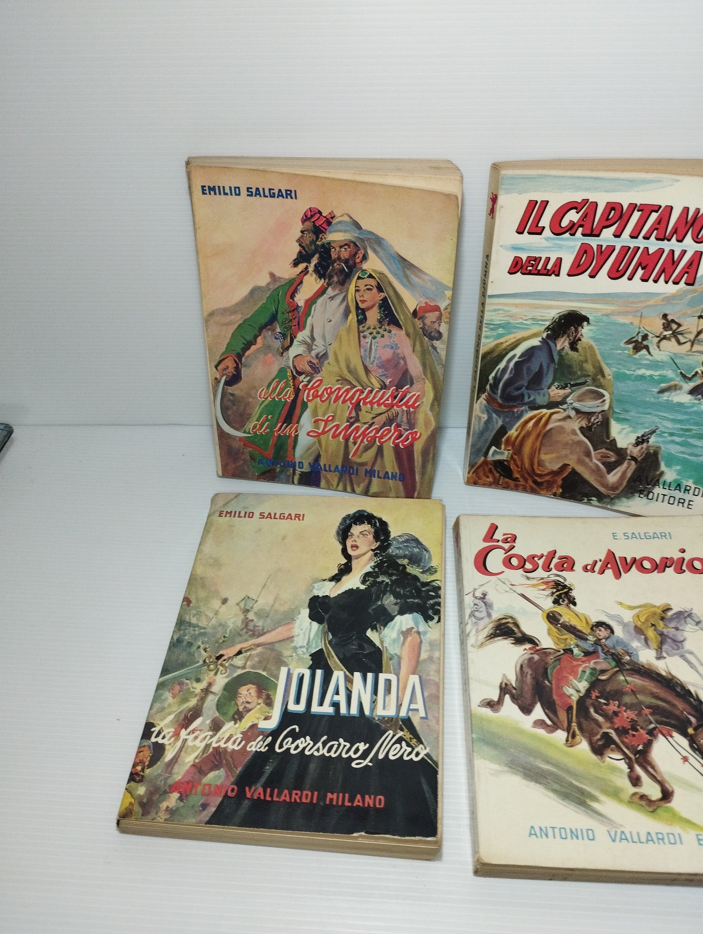 Emilio Salgari Lotto 6 Romanzi

Editi da A.Vallardi Editore negli Anni 50