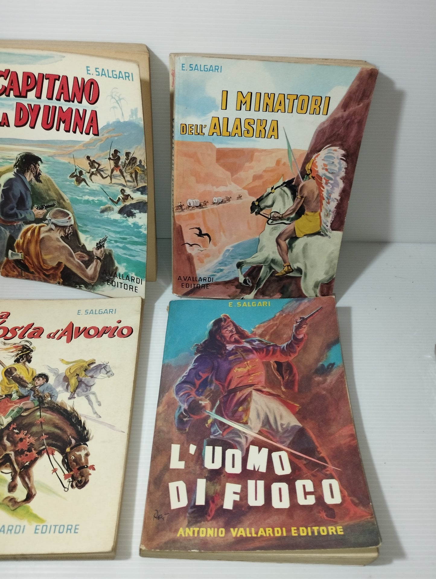 Emilio Salgari Lotto 6 Romanzi

Editi da A.Vallardi Editore negli Anni 50