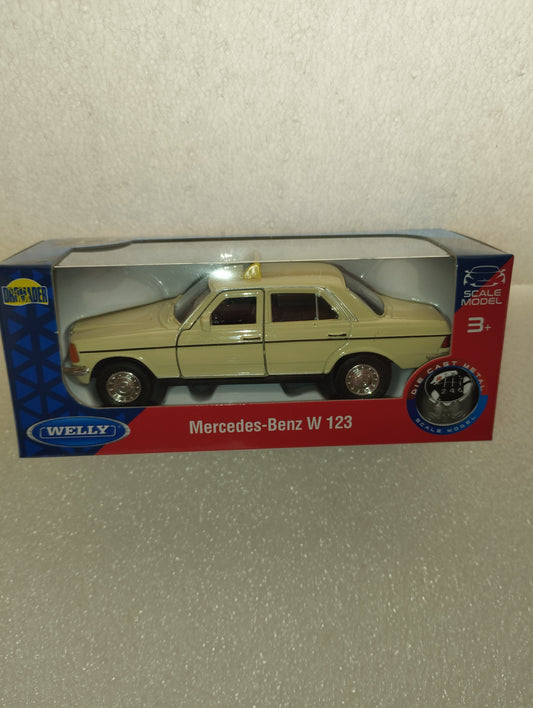 Modellino Mercedes -Benz W123 Taxi

Prodotto da Welly

Die Cast Metal

Scala 1:39