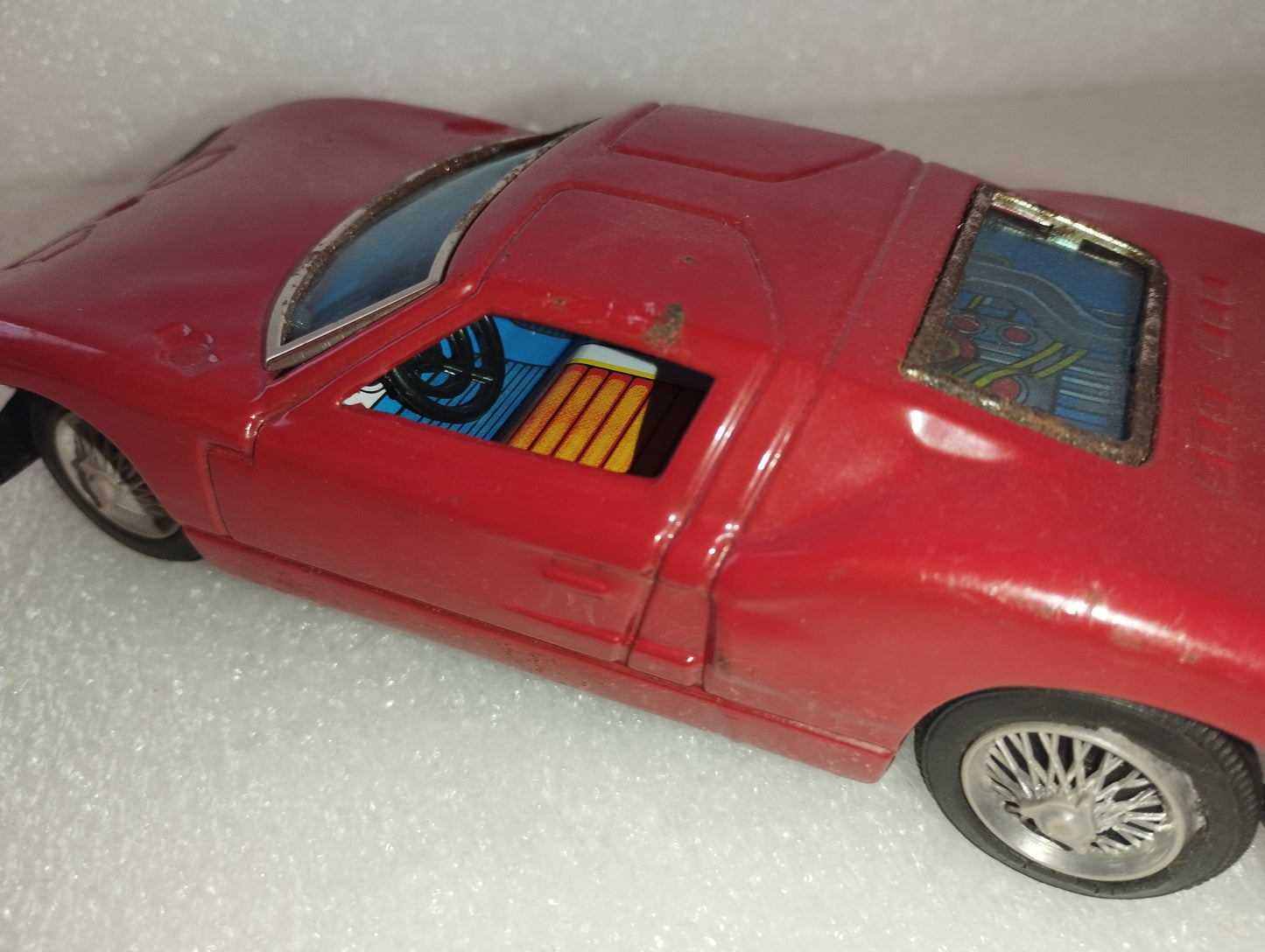 Modellino Ford GT
Prodotto negli anni 60 da Bandai in latta
Made in Japan