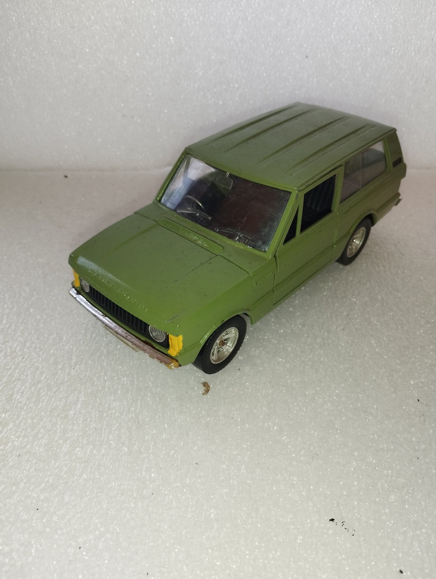 Modellino Range Rover
Prodotto da Martoys
Made in Italy
Scala  1:24