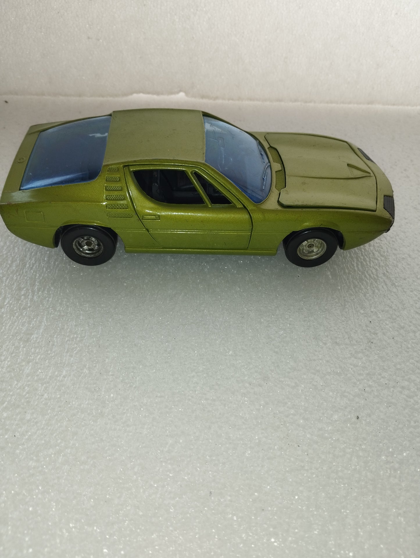 Modellino Alfa Romeo Montreal
Prodotto da Politoys S cod.N.6
Scala 1:25