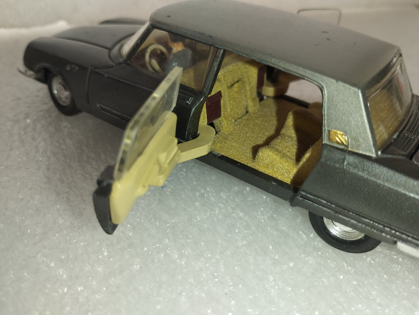 Modellino Citroen Presidentielle 1:43  Prodotto da Dinky Toys cod.1435
Made in France