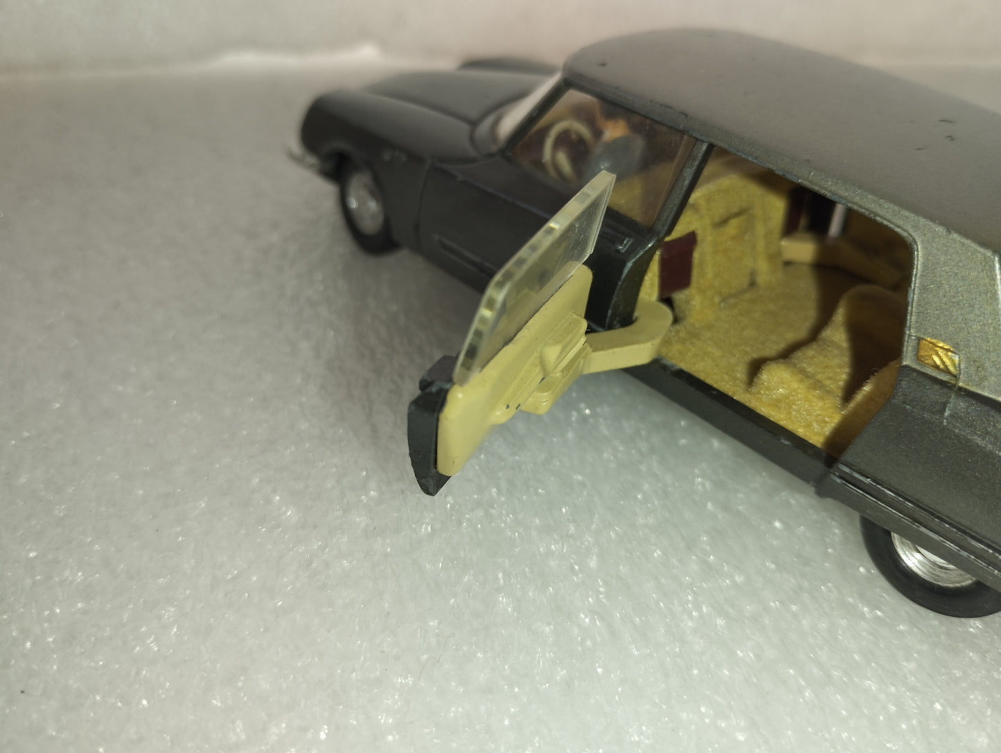 Modellino Citroen Presidentielle 1:43  Prodotto da Dinky Toys cod.1435
Made in France