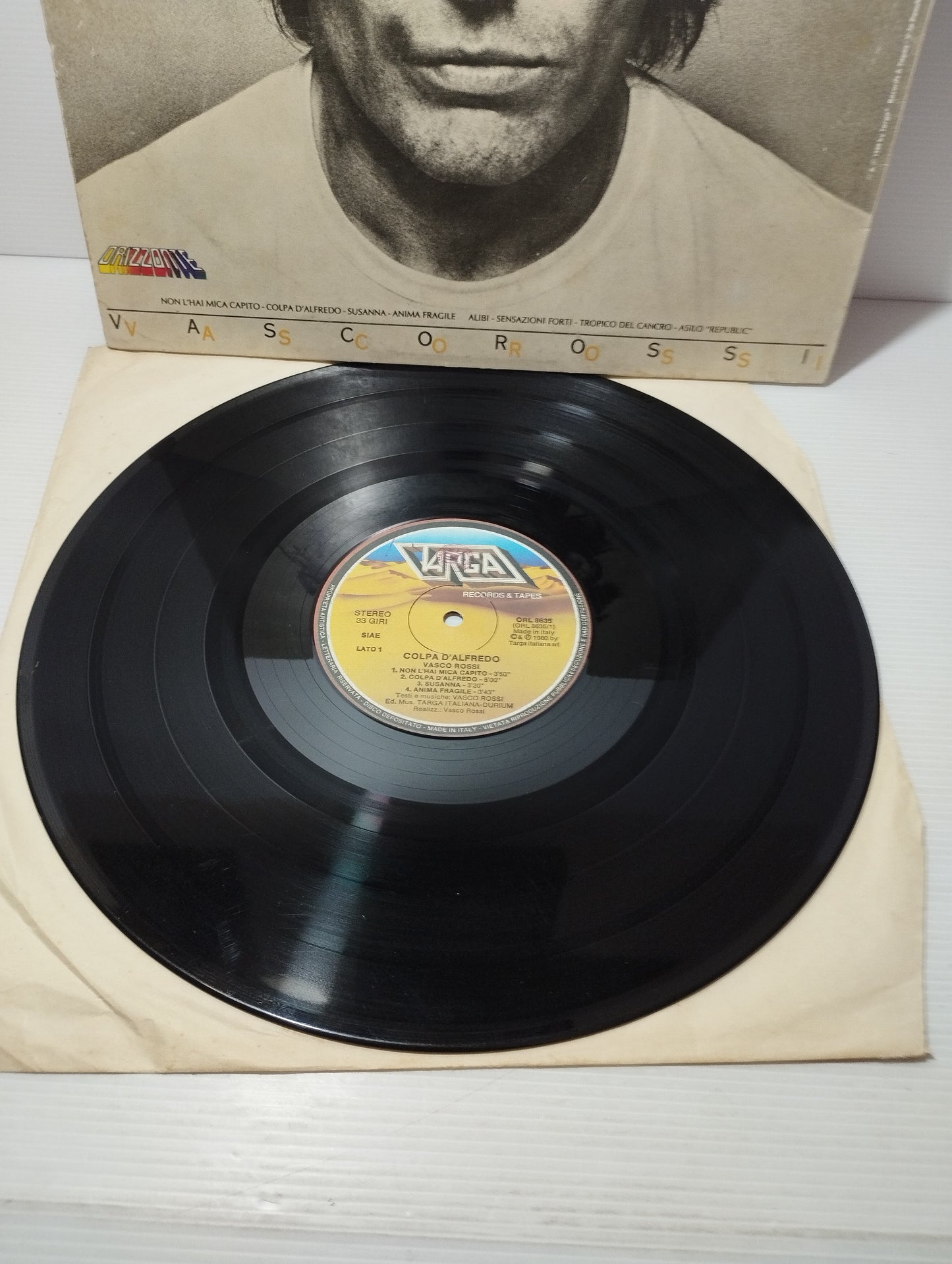 Colpa d'Alfredo Vasco Rossi lo 33 giri
Edito da Targa Records Cod.ORL 8635
Serie Orizzonte