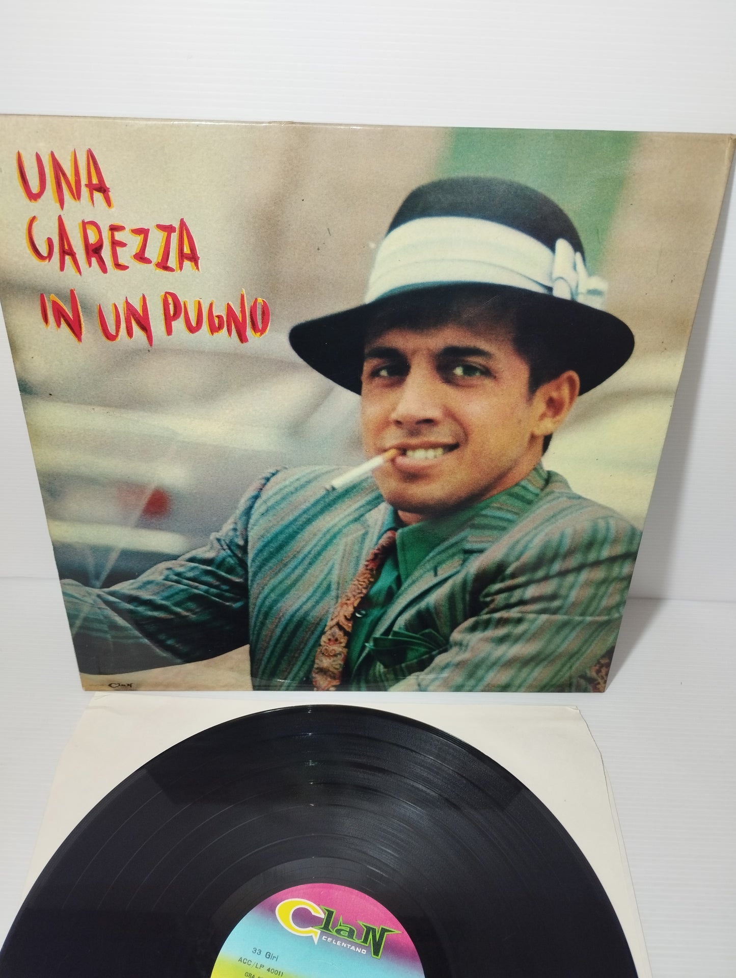 Azzurro/Una Carezza In Un Pugno Adriano Celentano LP 33 giri
Edito negli anni 60 da Clan Cod .ACC.LP.40011
