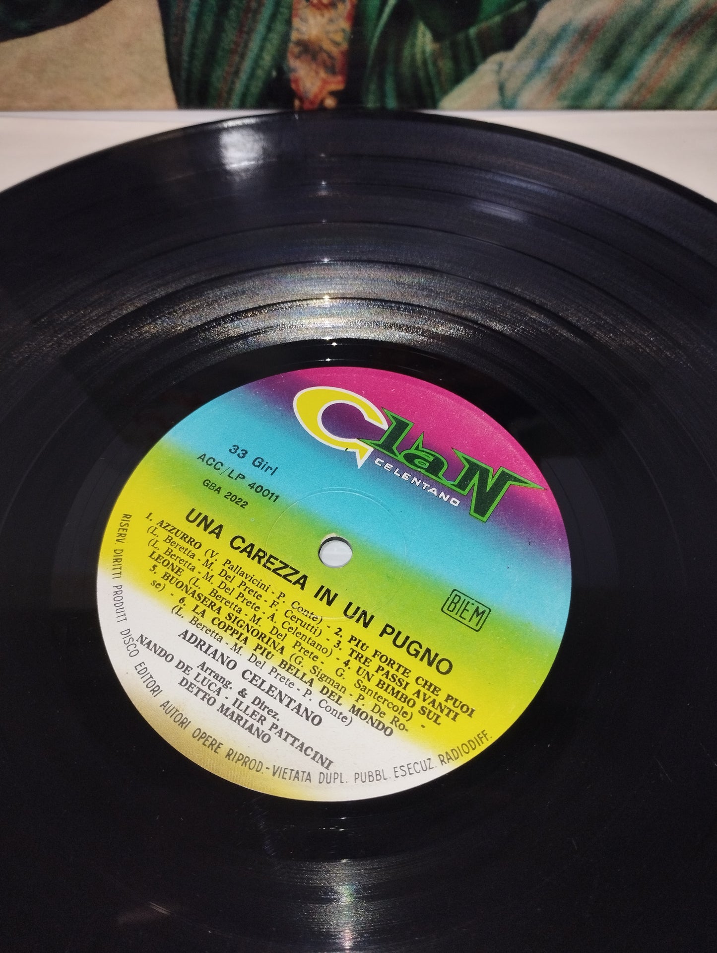 Azzurro/Una Carezza In Un Pugno Adriano Celentano LP 33 giri
Edito negli anni 60 da Clan Cod .ACC.LP.40011