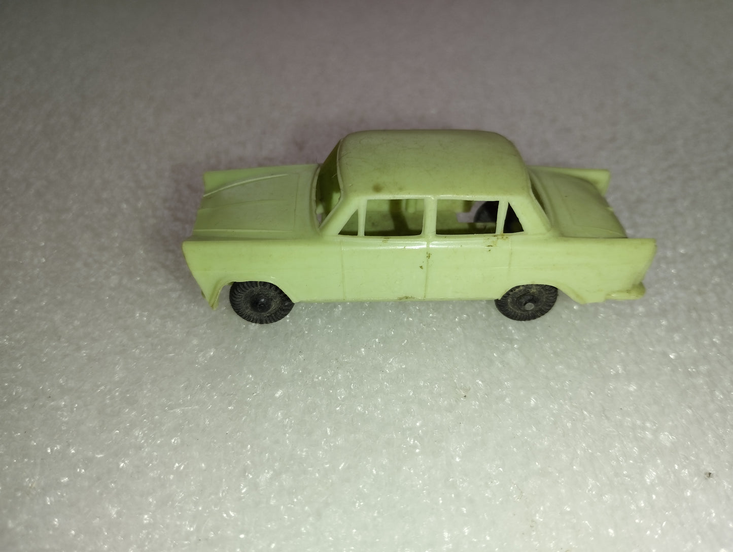 Modellino Fiat 1800
Profotto da FIP n.5
scala 1:60
Made in Italy