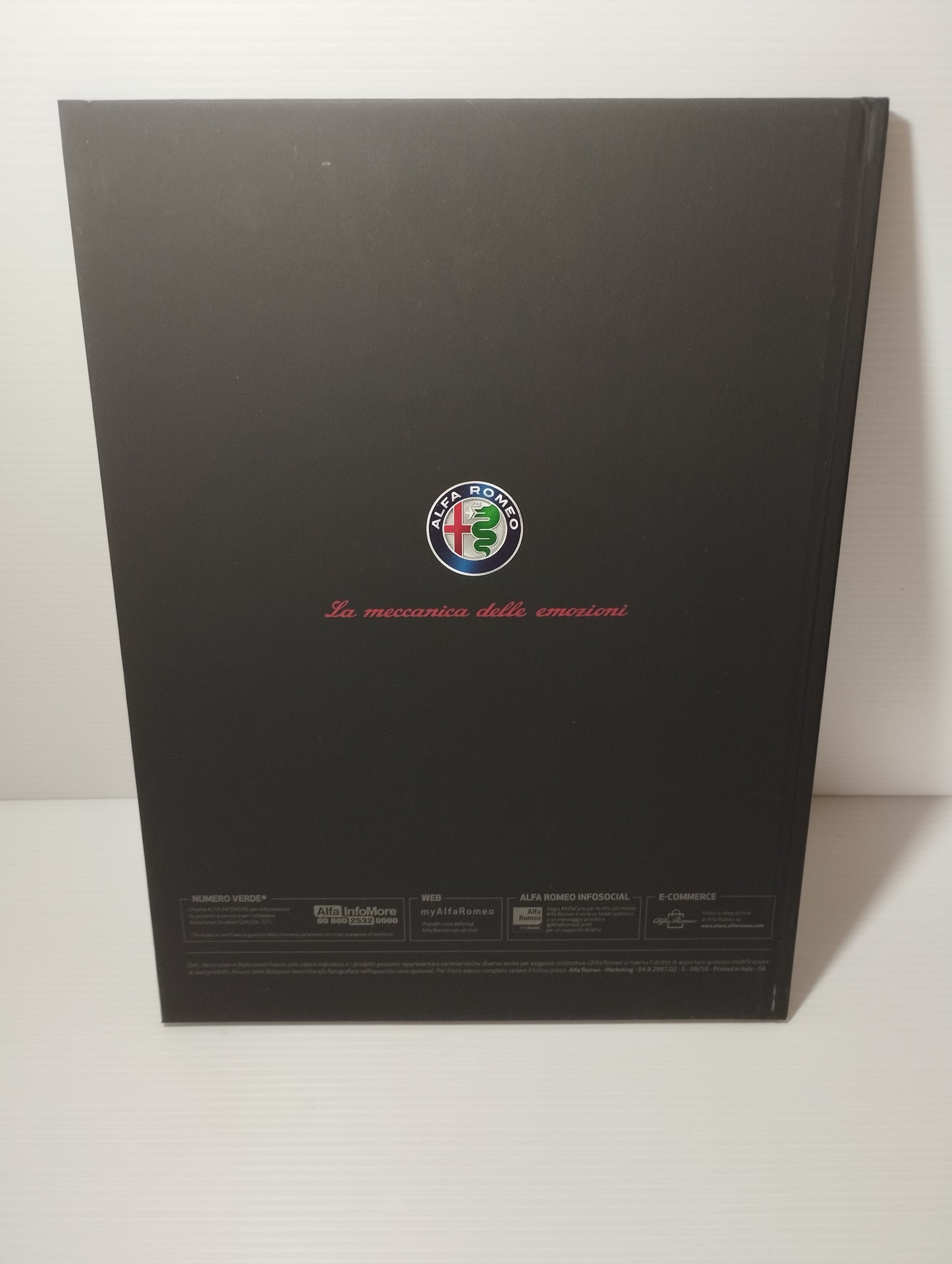 Alfa Romeo 4C Spider Libro Pubblicitario Originale
Copertina rigida