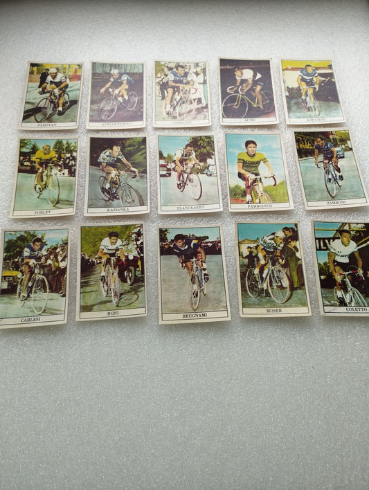 15 Figurine Ciclisti Anni 50 Originali
Dimensioni figurina 9,5 x 6,5 cm circa