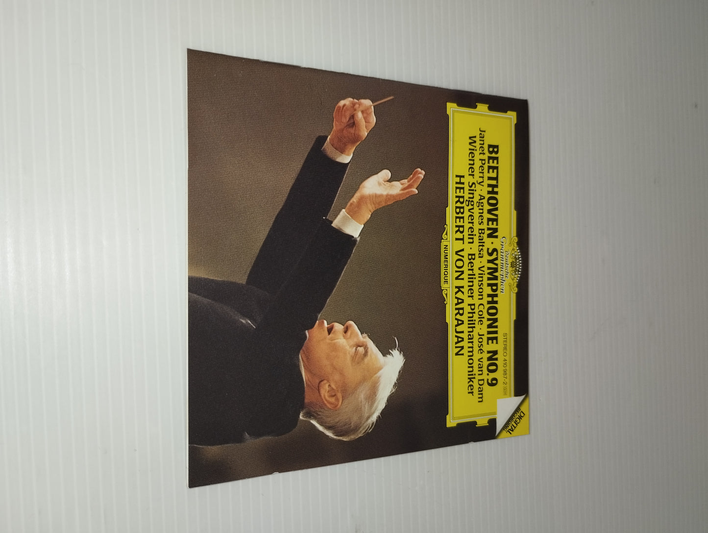 Beethoven Symphonie n.9 CD Von Karajan 
Edito nel 1984 Deutsche Grammophon