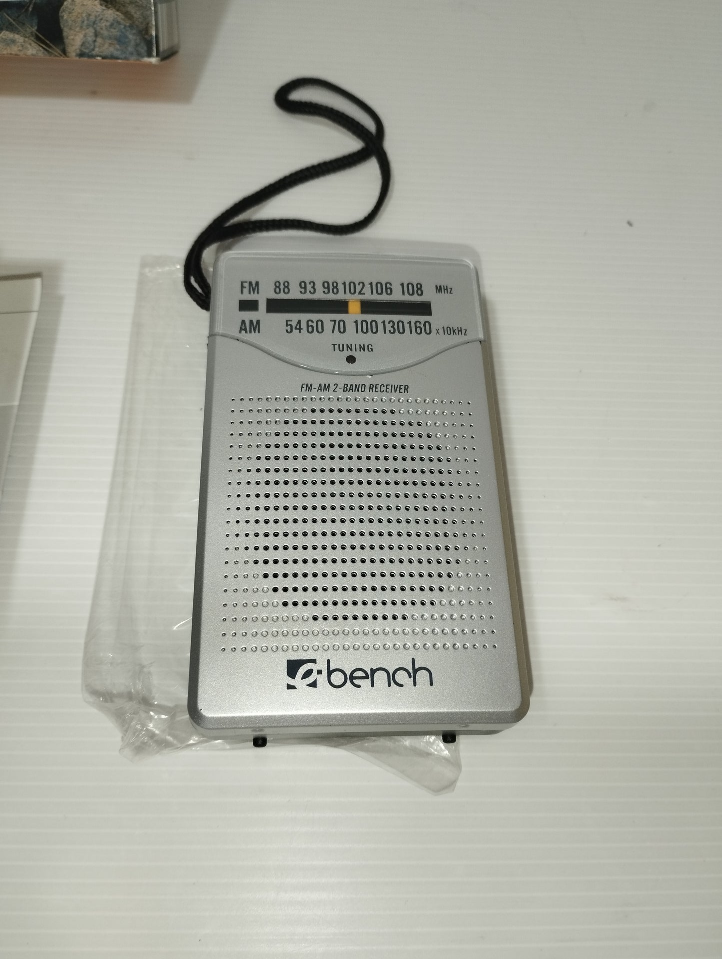 Bench Pocket Radio FM/AM
Mod.KH224