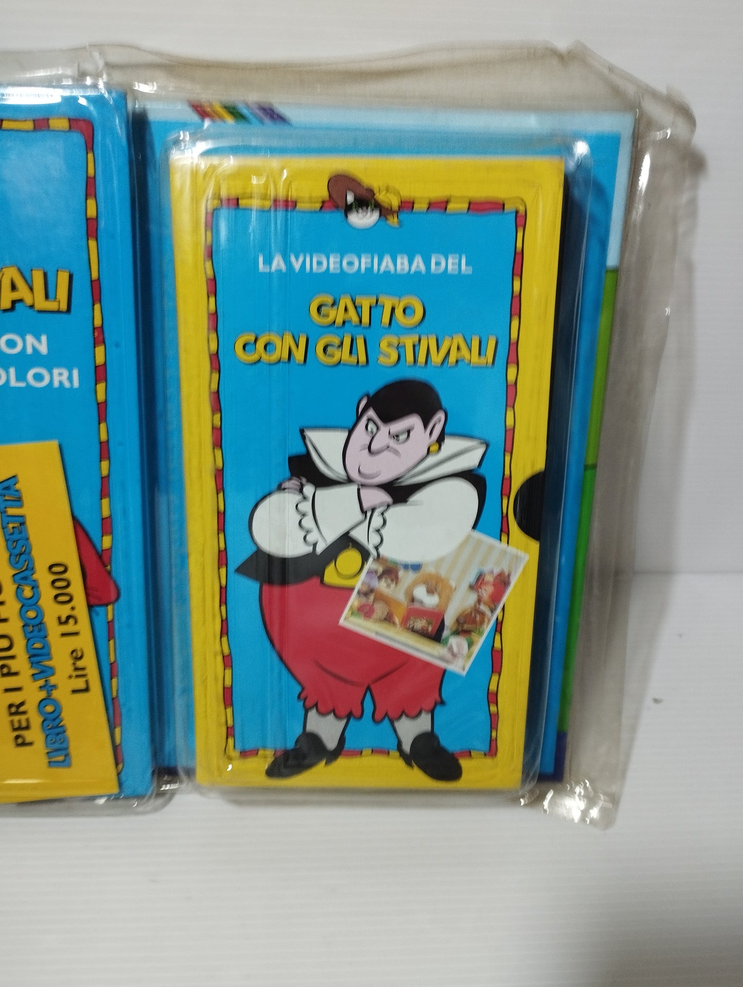 Il Gatto con gli stivali Libro +VHS Dami Editore L'Unità