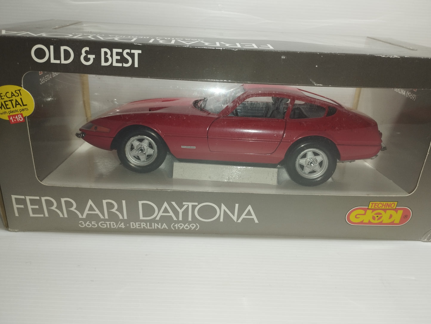 Ferrari Daytona 365 GTB4 Berlina 1969
Techno Giodi
Scala 1:18