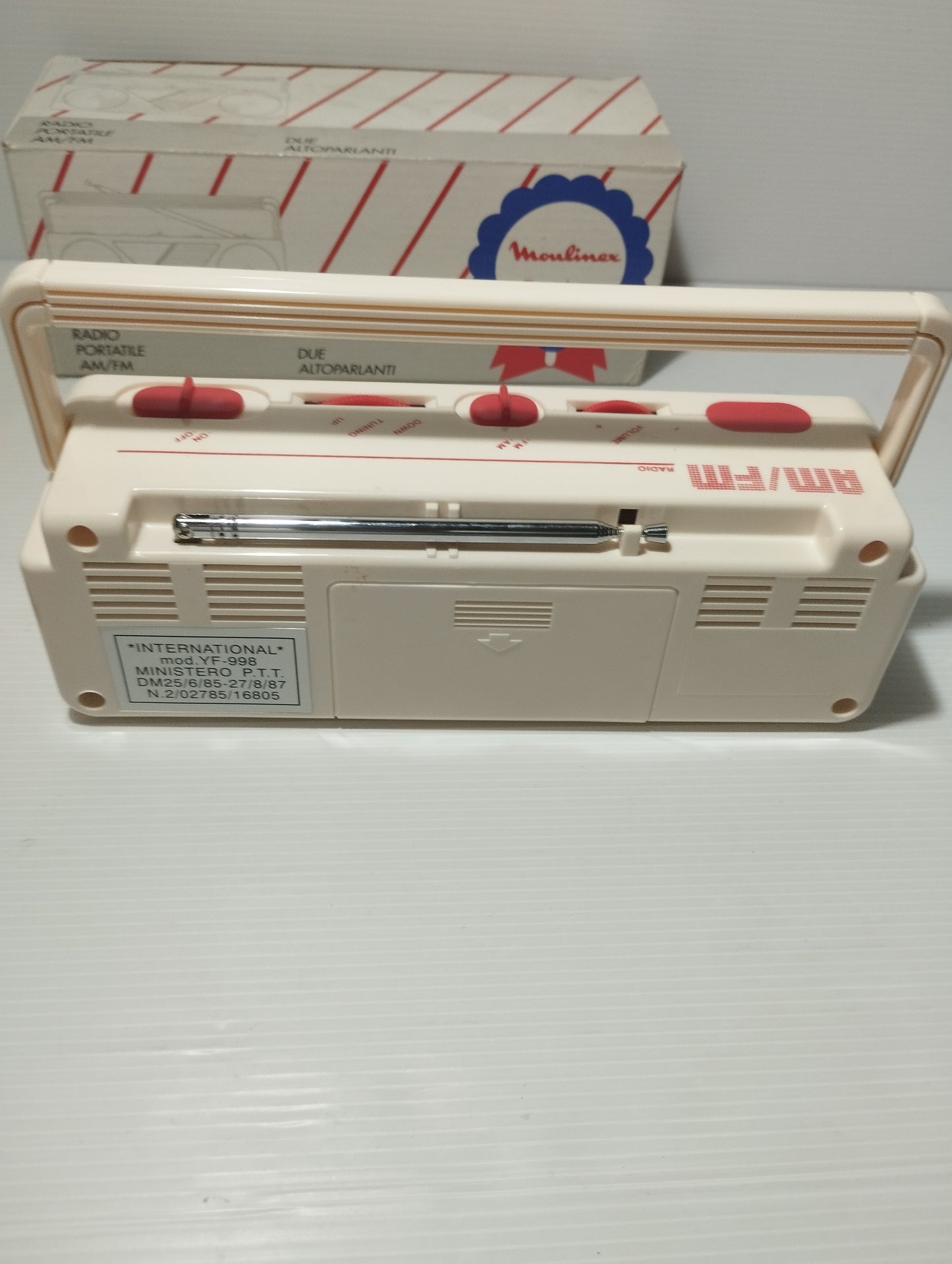 Moulinex Radio Portatile Am/FM
Due altoparlanti