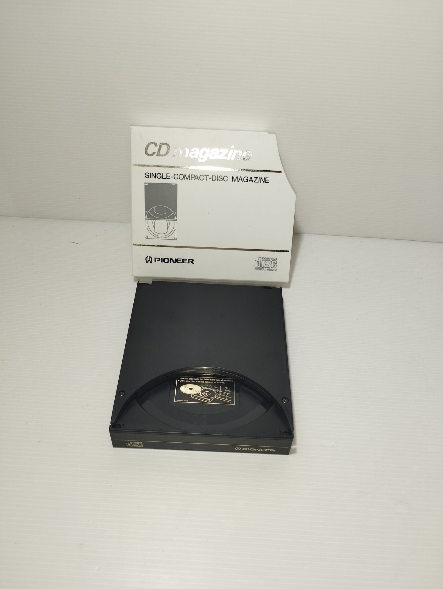 Pioneer Caricatore singolo CD
Made in  Japan