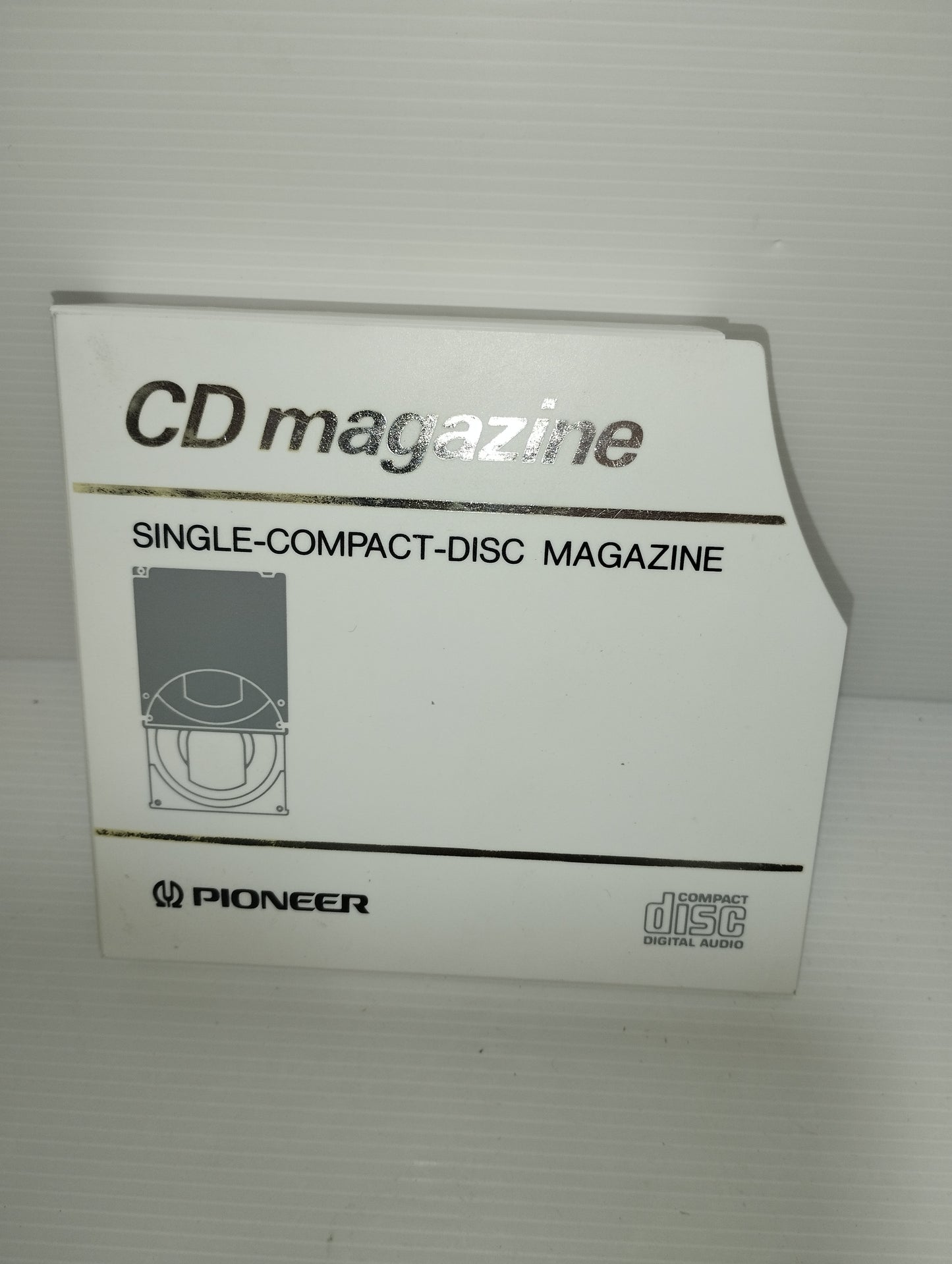 Pioneer Caricatore singolo CD
Made in  Japan