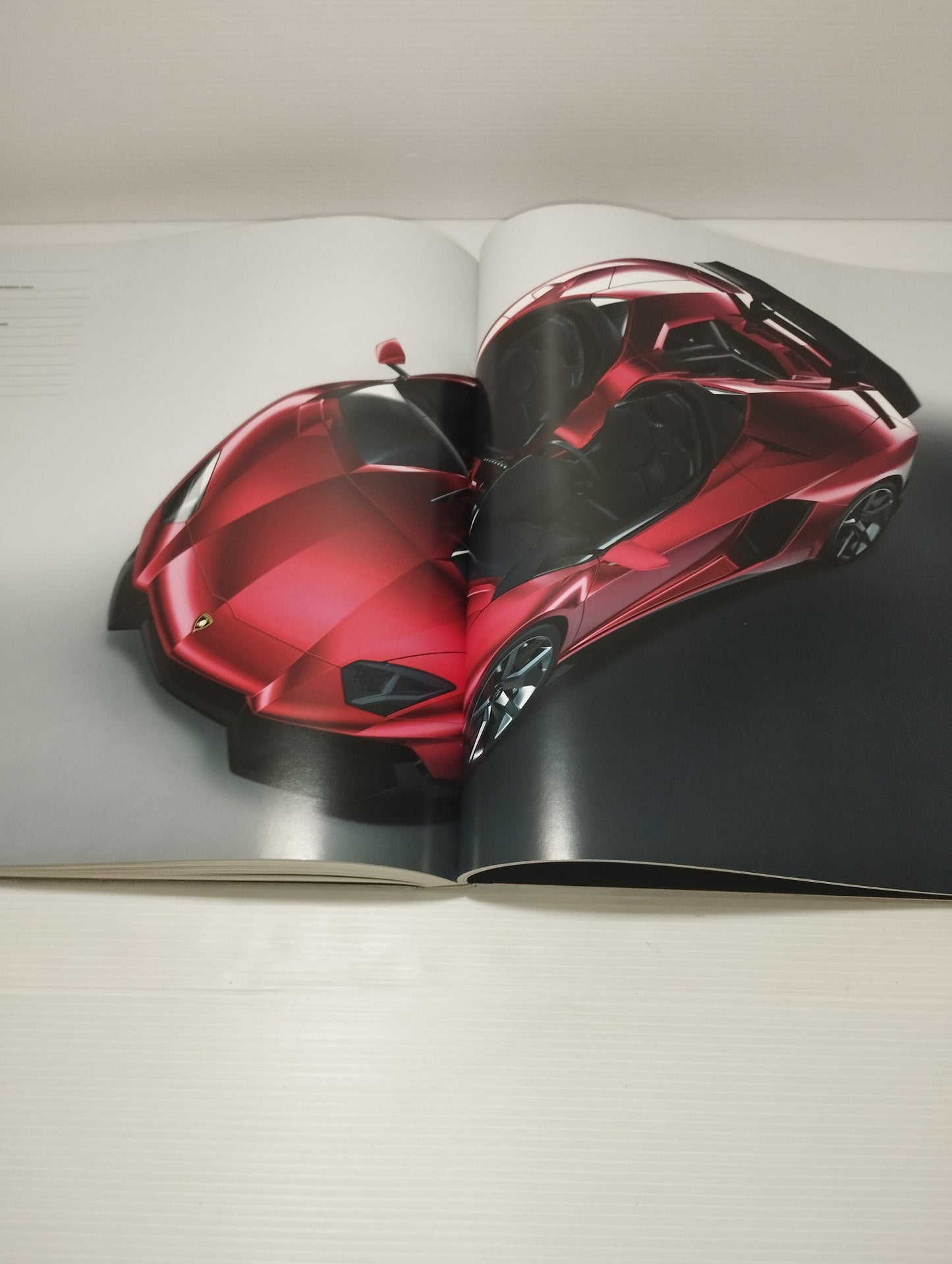 Libro Lamborghini
100 anni di innovazione in metà tempo
Edito nel 2014 da  Skira