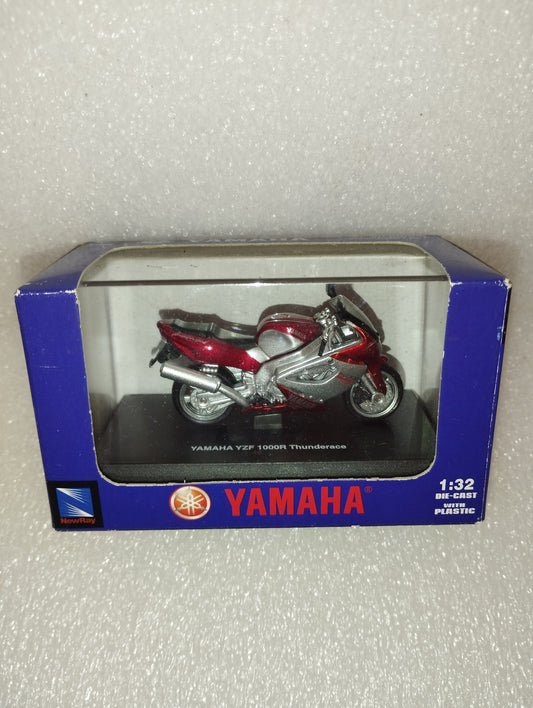 Yamaha YZF 1000R Thunderace NewRay
Scala 1:32