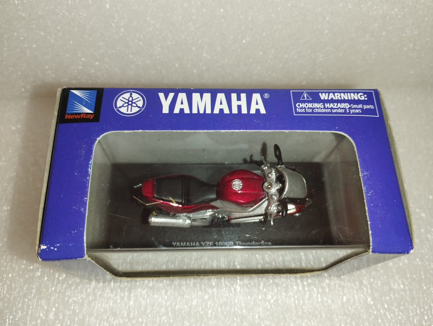 Yamaha YZF 1000R Thunderace NewRay
Scala 1:32