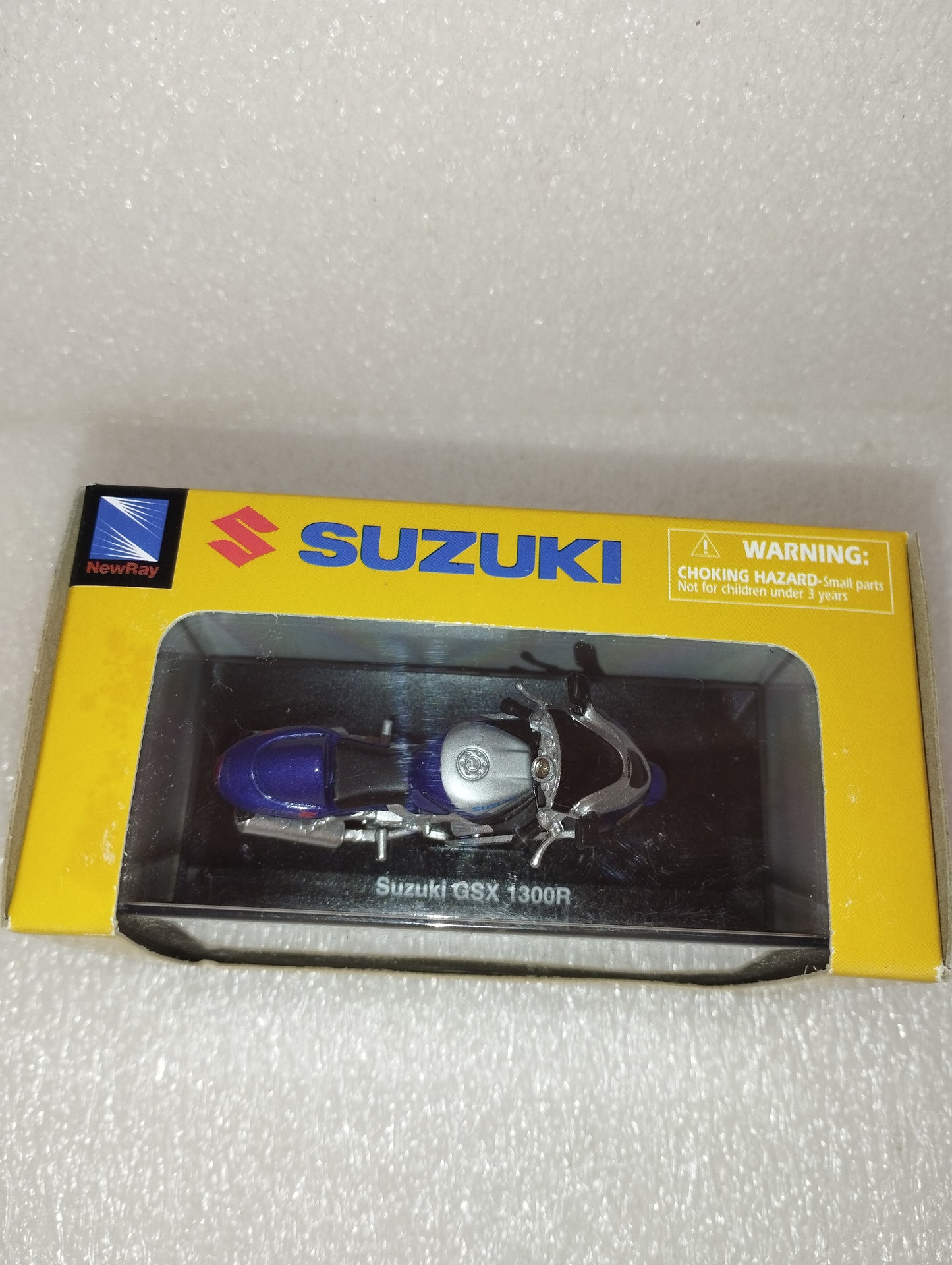 Suzuki GSX 1300R NewRay
Scala 1:32